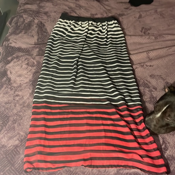 Women’s. Skirt. Long. Small. Maurices. - Picture 3 of 3